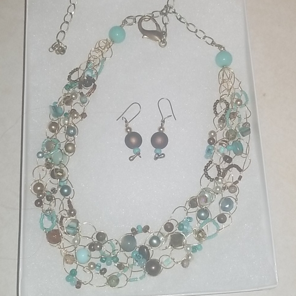 Jewelry - Gorgeous Hand Crocheted necklace & Earrings